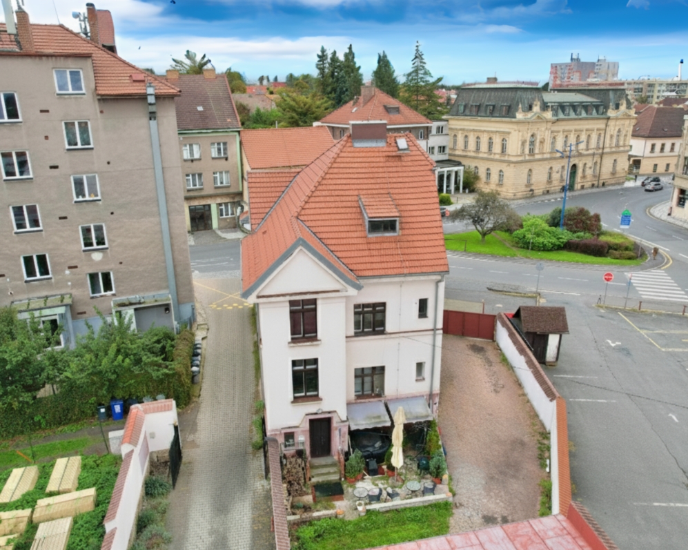Vila na náměstí, Brandýs nad Labem